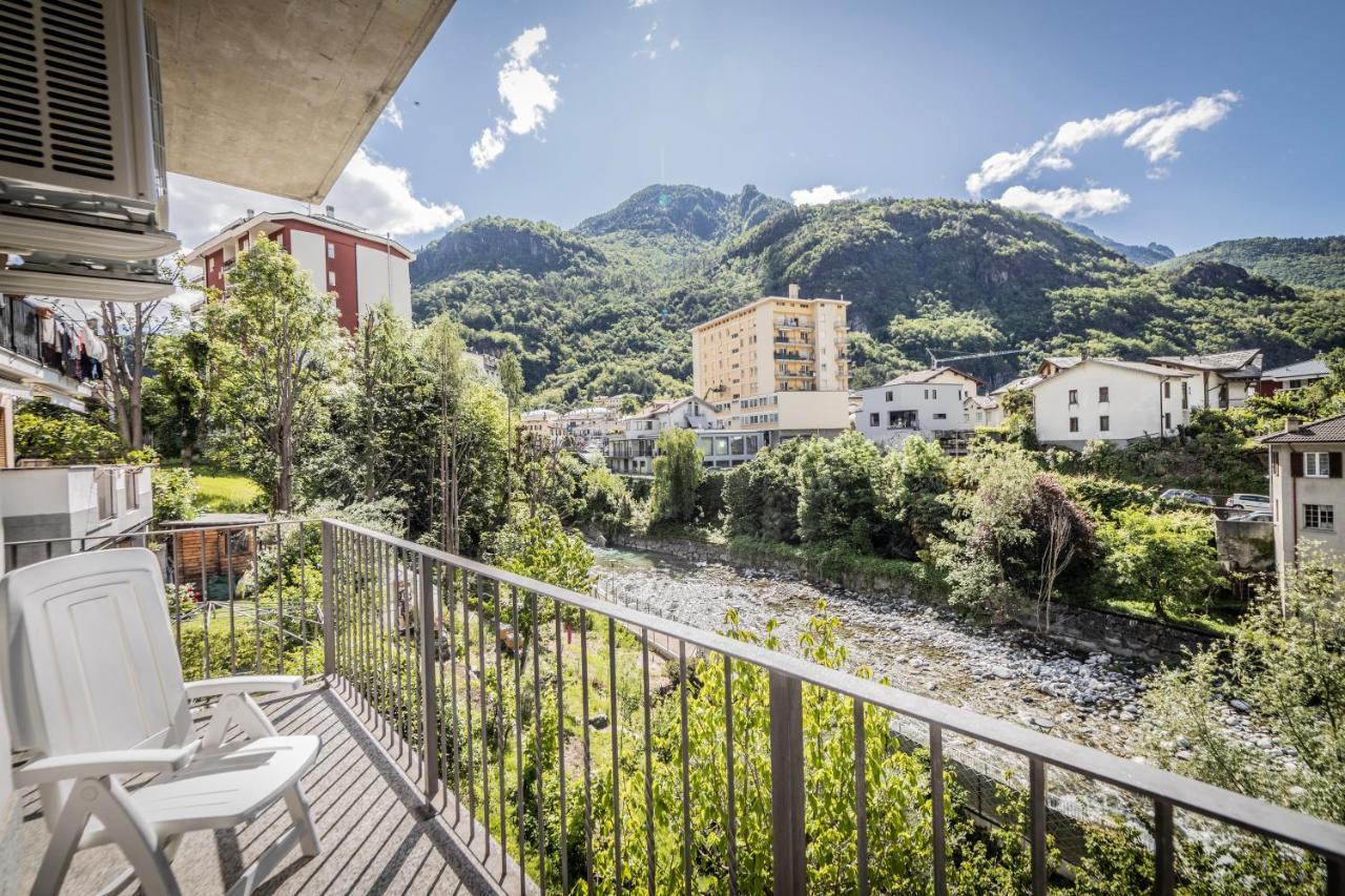 La Casa Sul Fiume Aparthotel Chiavenna Exterior foto